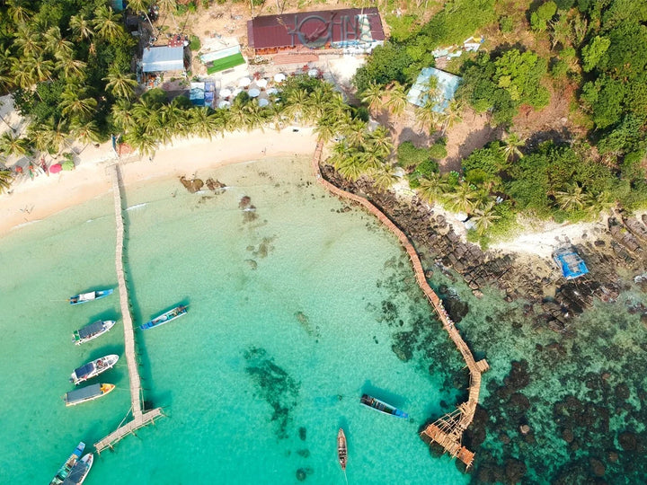 昆島郵輪靠港後安排海島海灘與自然生態岸上路線