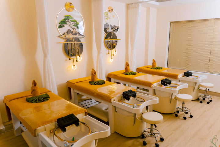 SOL Barbershop 店內躺式洗頭與按摩床位