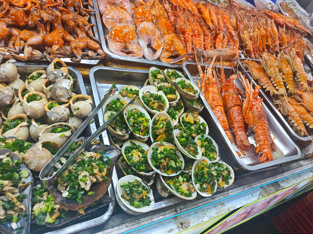 陽東夜市實景照片：Live seafood for sale in Phu Quoc night market Vietnam 5