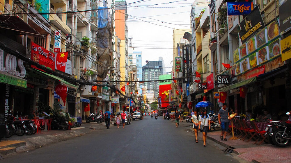 范五老街與裴援步行街實景照片：Bui Vien street,ward Phạm Ngũ Lão, Quận 1, TPHCM, Việt Nam - panoramio