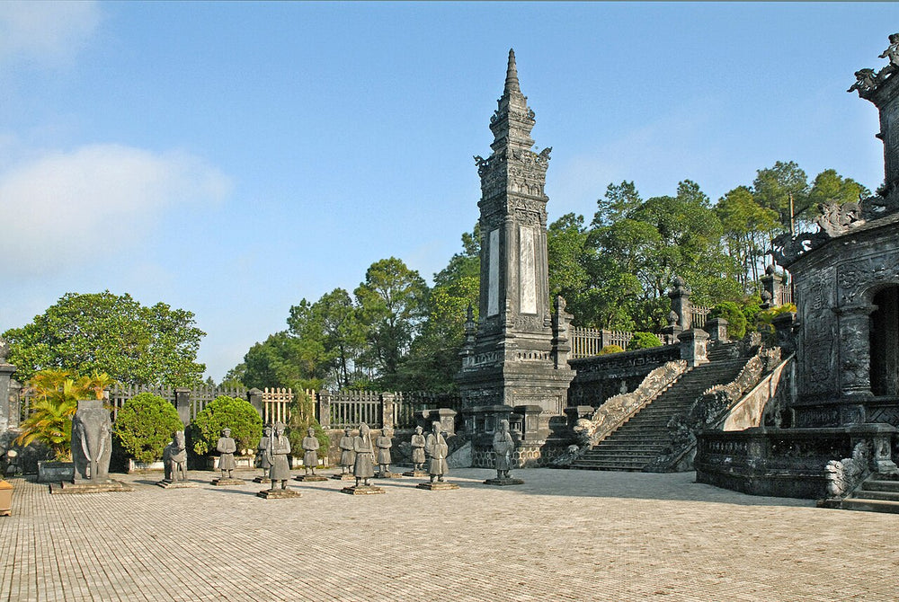 啟定帝陵實景照片：Cour d'honneur (Tombeau de Khai Dinh)