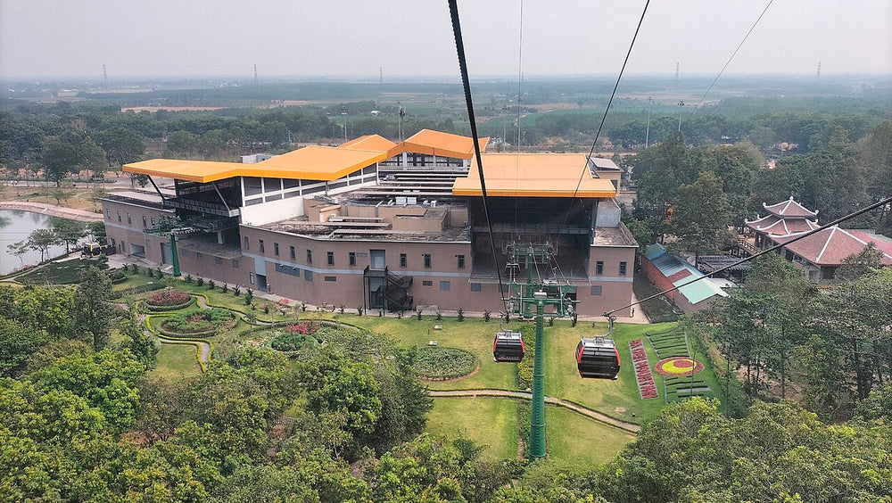西寧黑婆山實景照片：Ga Bà Đen từ sau, 2023