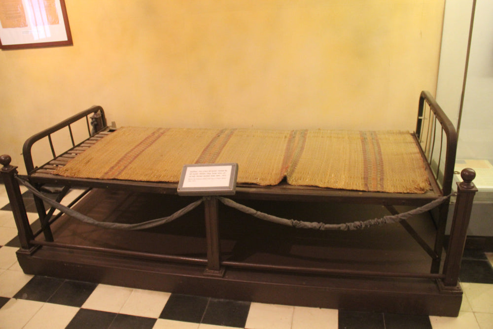 火爐監獄遺跡實景照片：Bunk Bed for American Prisoners, Hoa Lo Prison (9754110835)