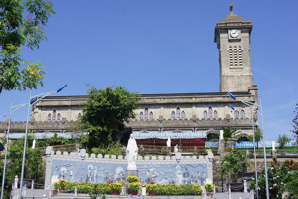 芽莊山石教堂實景照片：Nhà thờ Núi Nha Trang