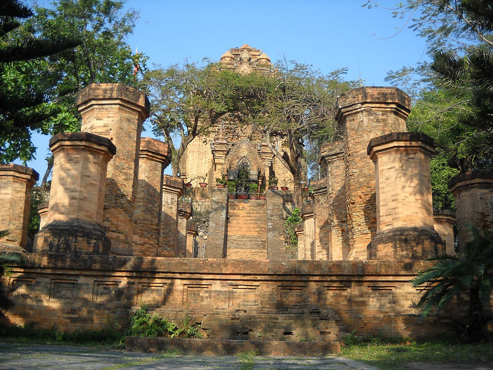 芽莊婆那加占婆塔實景照片：Bình đài ở tháp Ponagar, Nha Trang