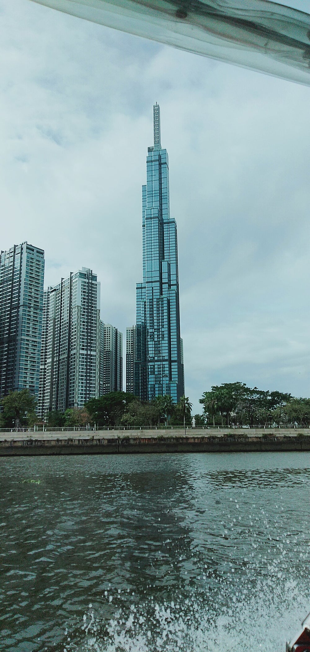 Landmark 81 觀景台實景照片：Landmark 81 view from Saigon River