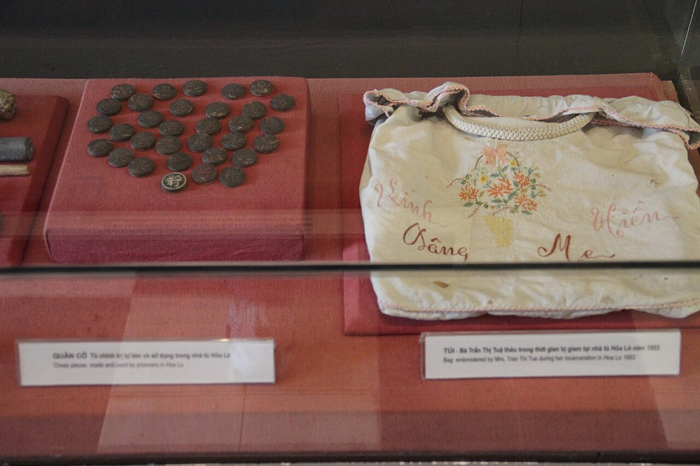 火爐監獄遺跡實景照片：Articles Used by Communist Prisoners of the French, Hoa Lo Prison (9753864791)