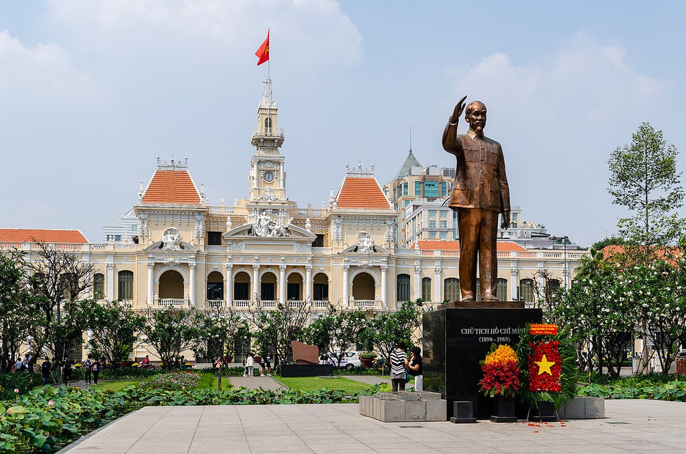 胡志明主席雕像與市政廳廣場實景照片：Ho Chi Minh City, Ho Chi Minh Statue, 2020-01 CN-04