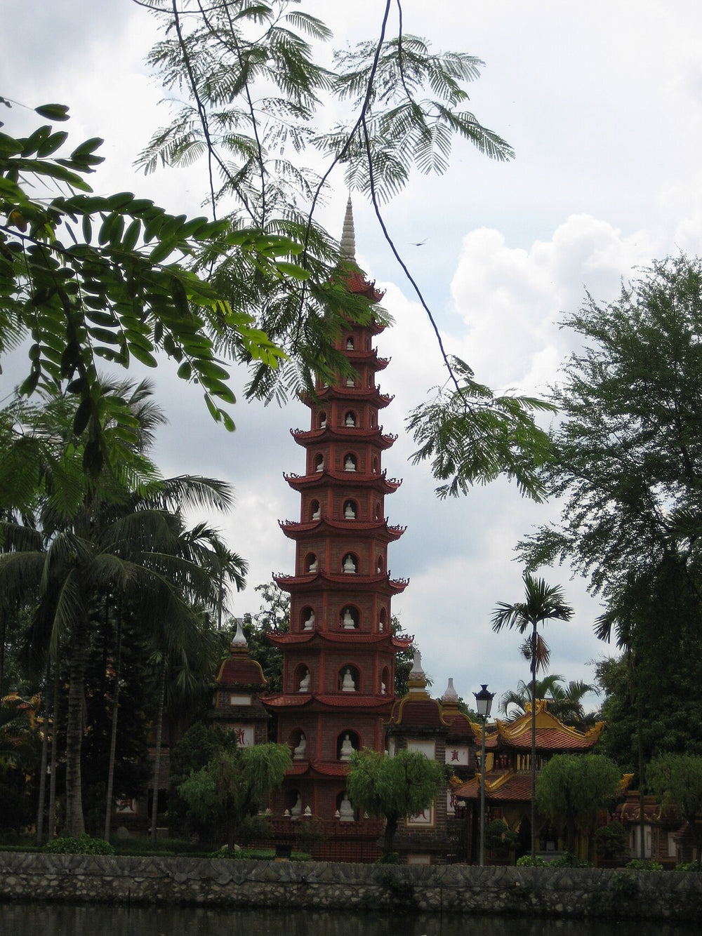 鎮國寺實景照片：ChuaTranQuoc 2