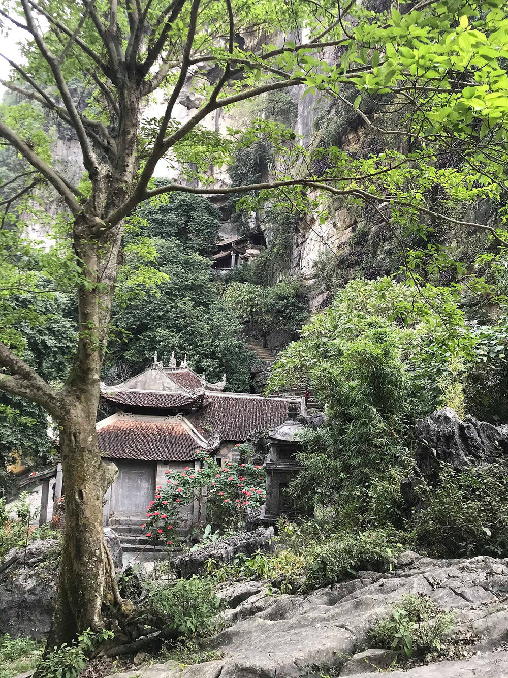 碧洞寺實景照片：Chùa Hạ và chùa Trung