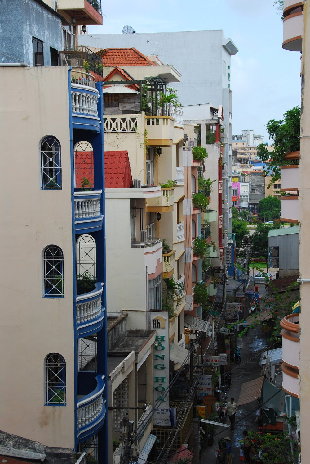 范五老街與裴援步行街實景照片：Phạm Ngũ Lão, Quận 1, TPHCM, Vietnam - panoramio