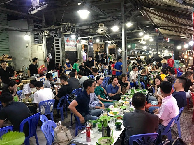 永慶街的餐飲店用餐空間