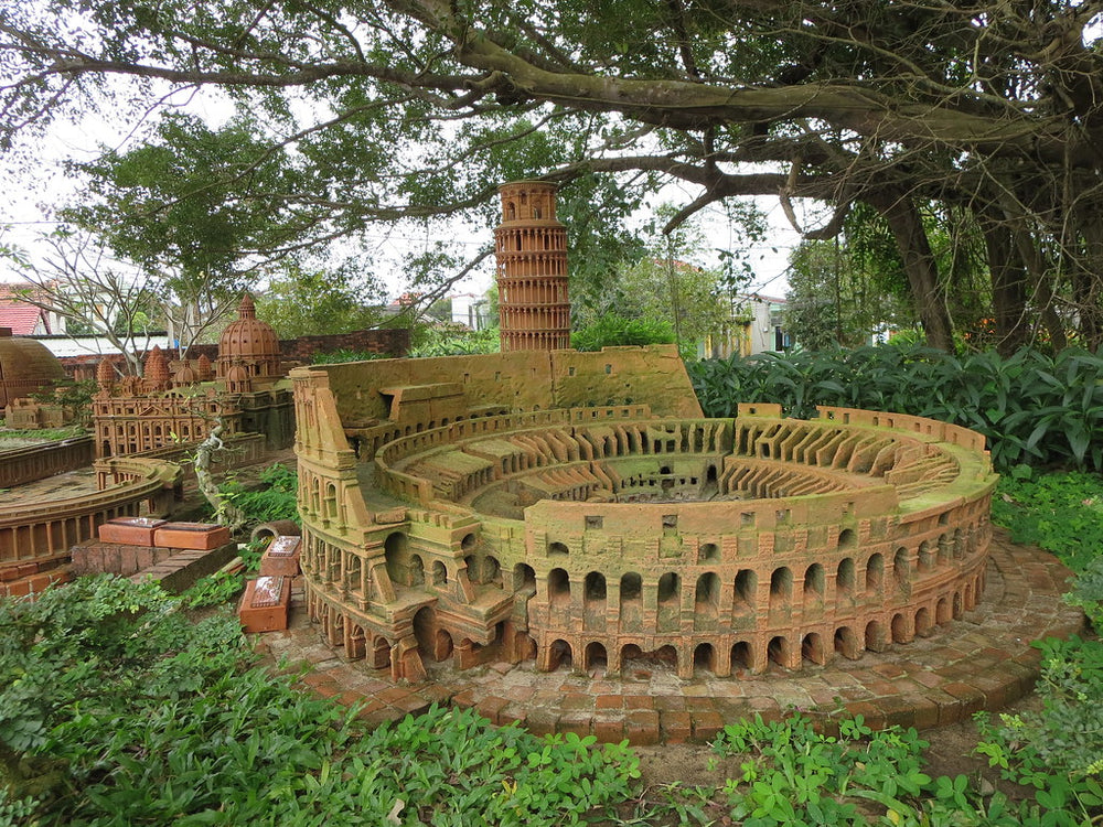 清河陶藝村旁陶土公園的作品展示