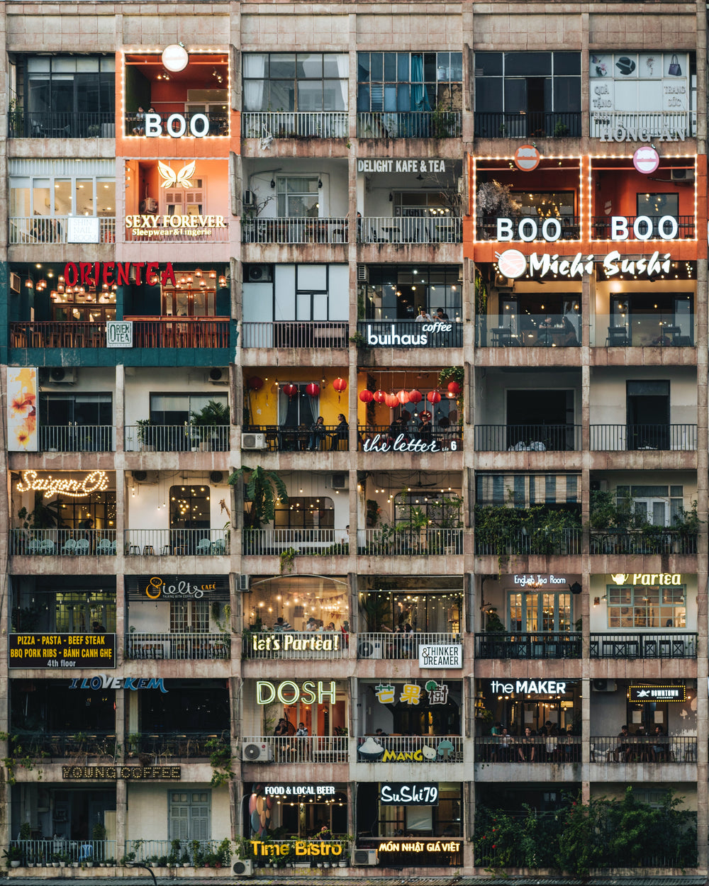 阮惠街咖啡公寓的樓層與陽台